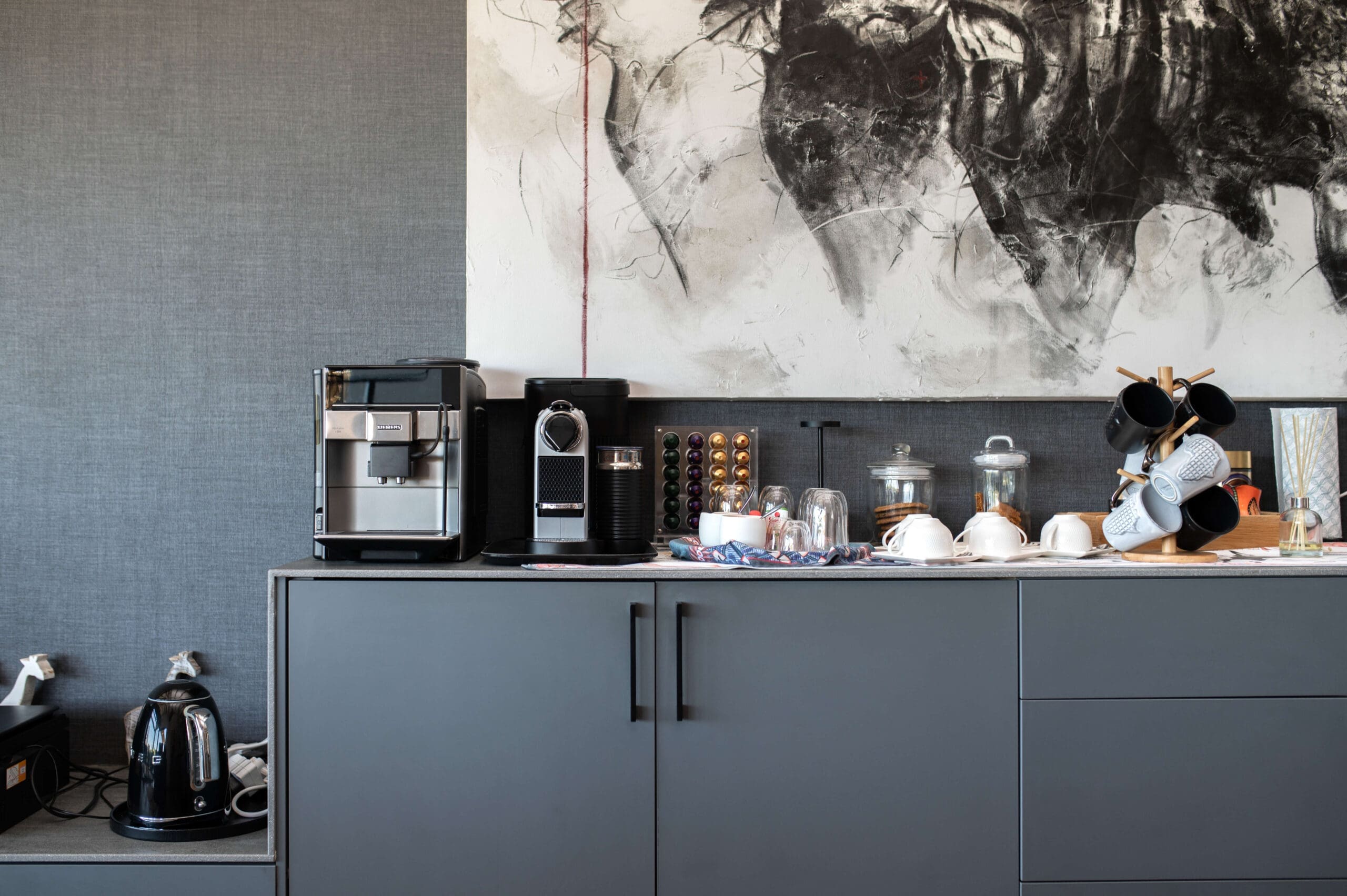 Ubuninzi Hunting Safaris: Start your day with a fresh cup of coffee at our station.